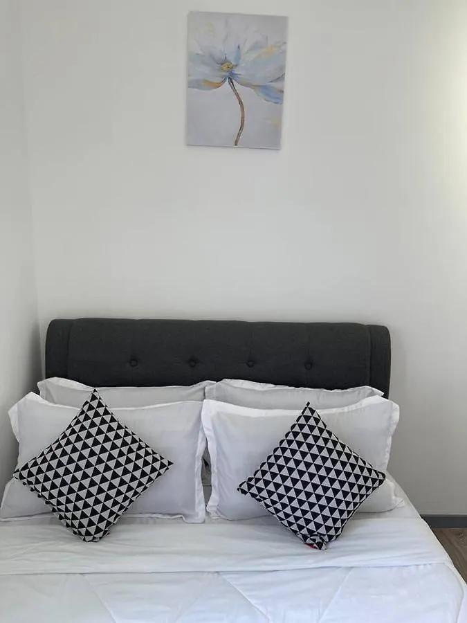 100Mbps Desapark Montkiara Publika Mitec Kepong Menjalara Segambut 7Pax Apartment Kuala Lumpur